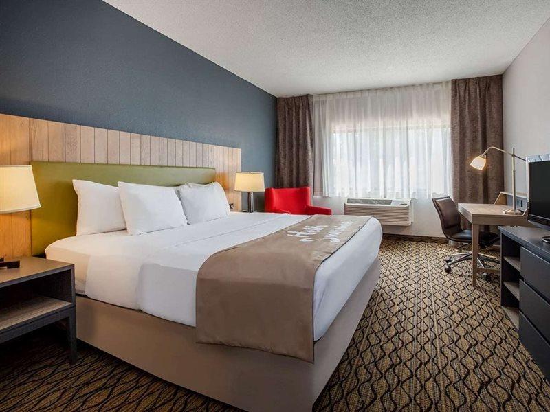 Days Inn & Suites By Wyndham Rochester Hills Mi Dış mekan fotoğraf