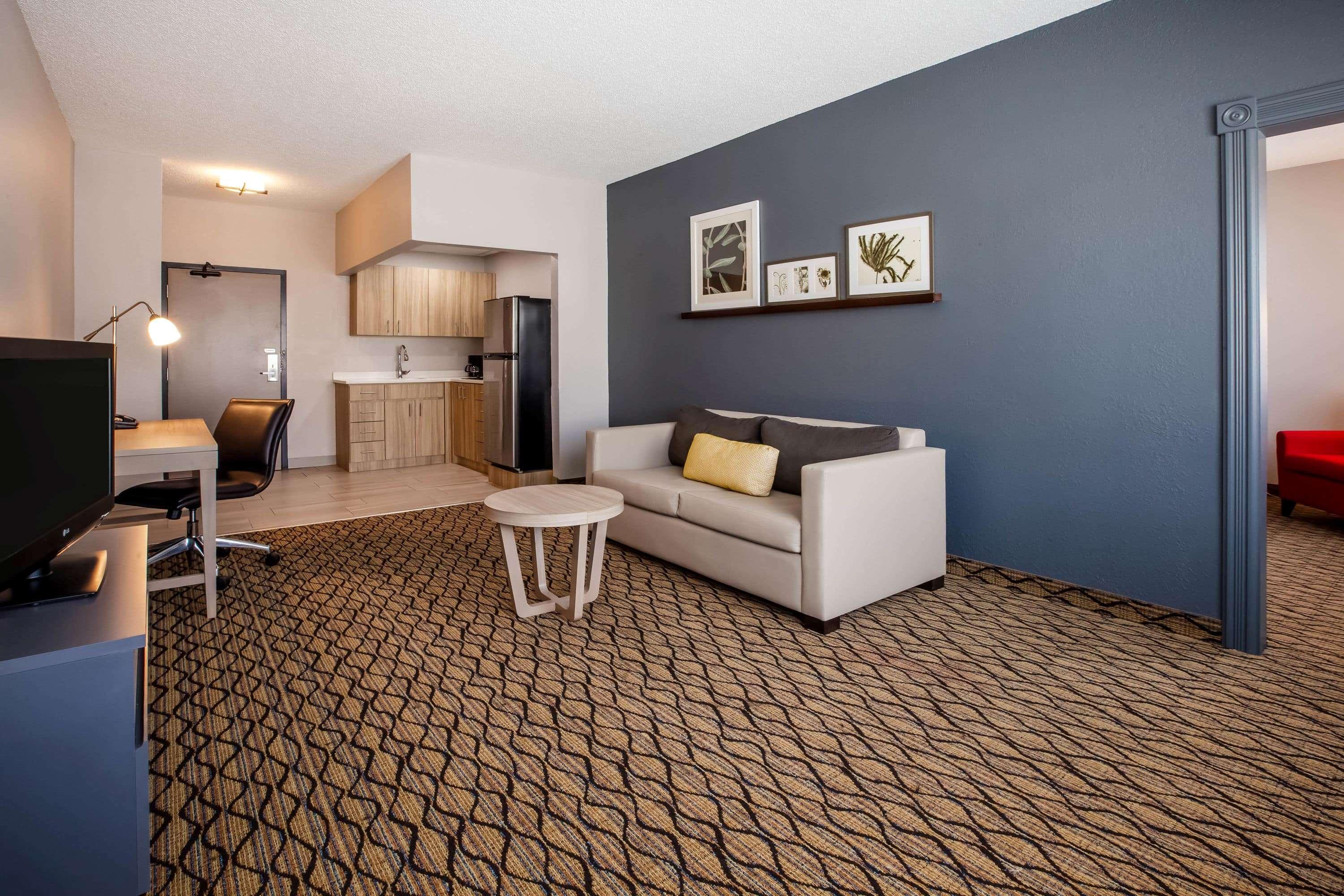 Days Inn & Suites By Wyndham Rochester Hills Mi Dış mekan fotoğraf