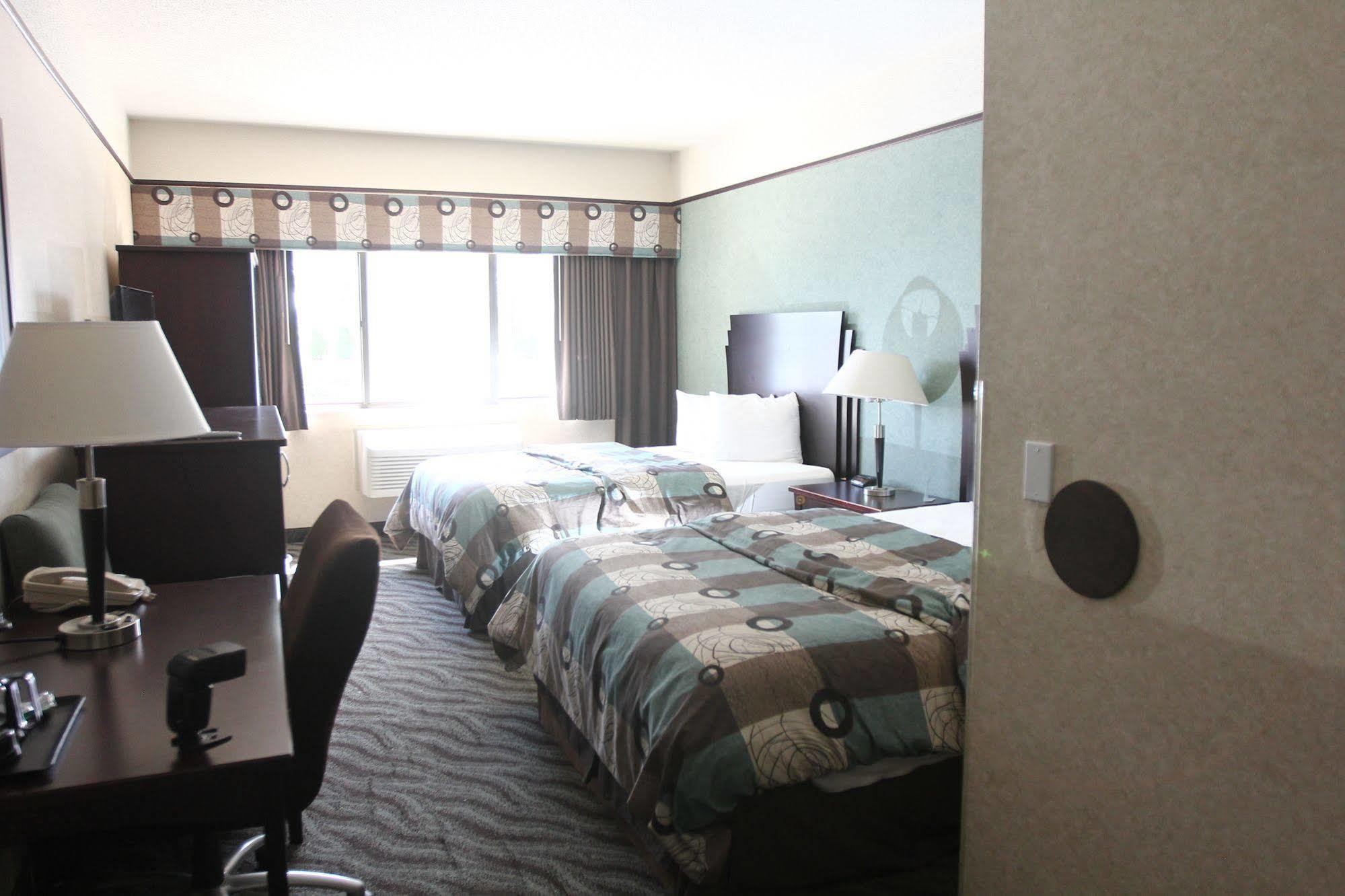 Days Inn & Suites By Wyndham Rochester Hills Mi Dış mekan fotoğraf