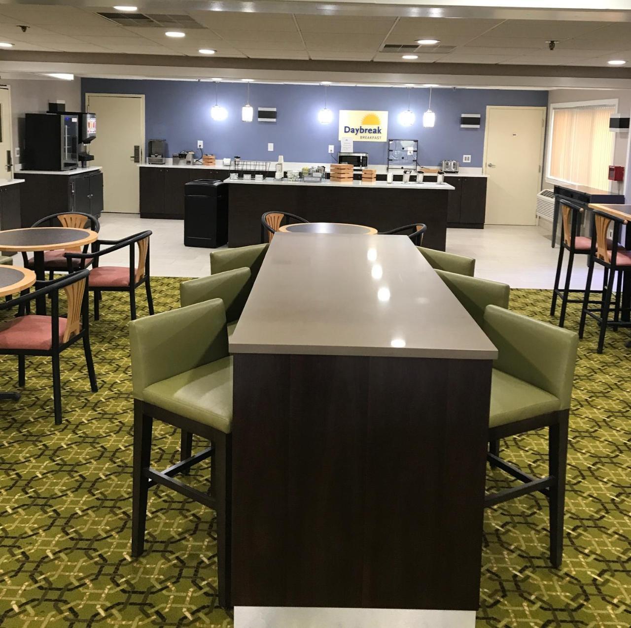 Days Inn & Suites By Wyndham Rochester Hills Mi Dış mekan fotoğraf